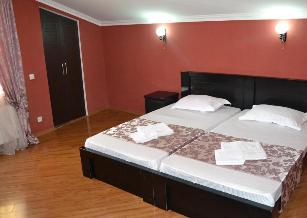 Hotel Isaka Tbiliszi Szoba fotó