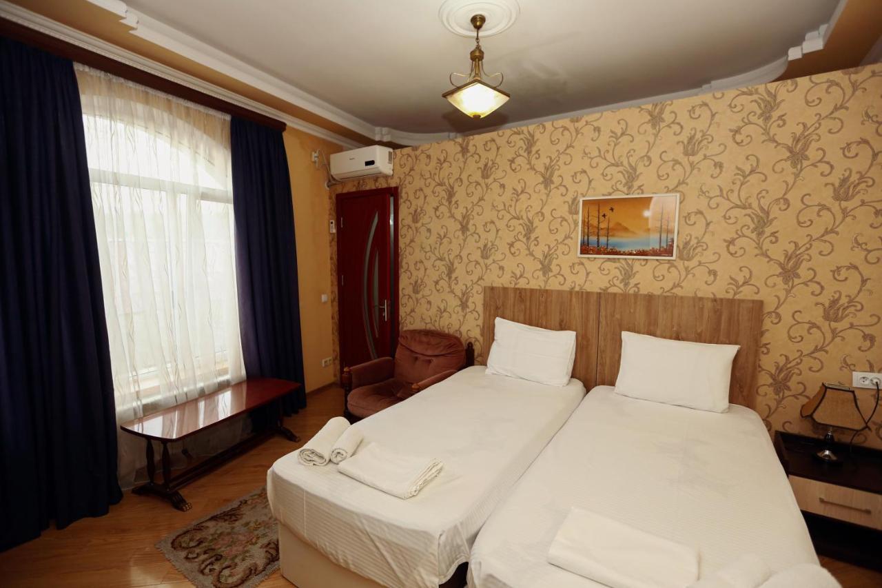 Hotel Isaka Tbiliszi Kültér fotó