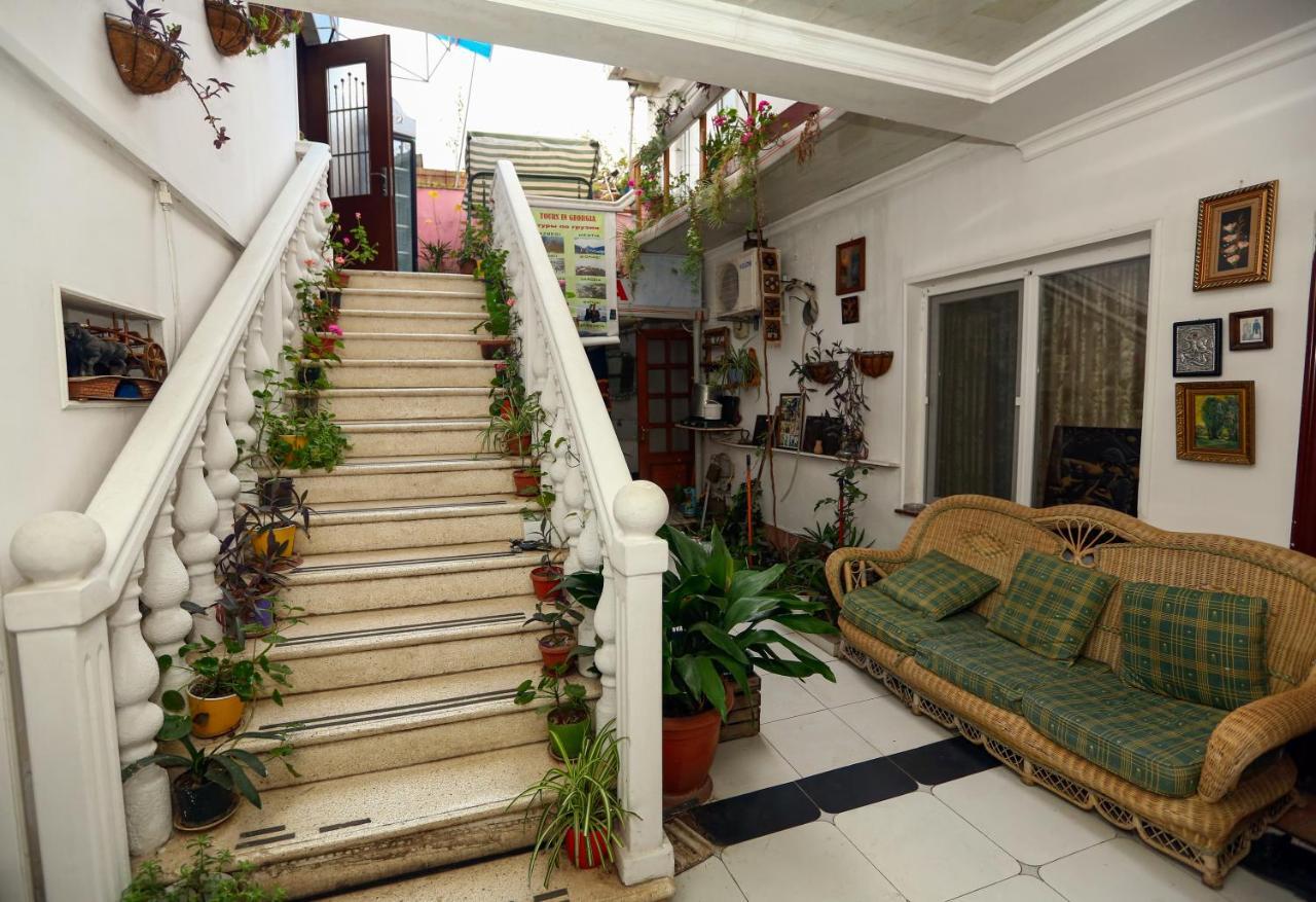 Hotel Isaka Tbiliszi Kültér fotó