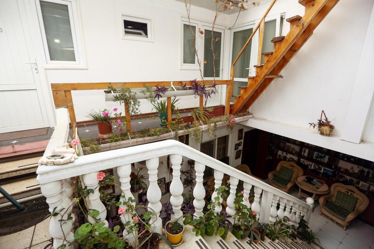 Hotel Isaka Tbiliszi Kültér fotó
