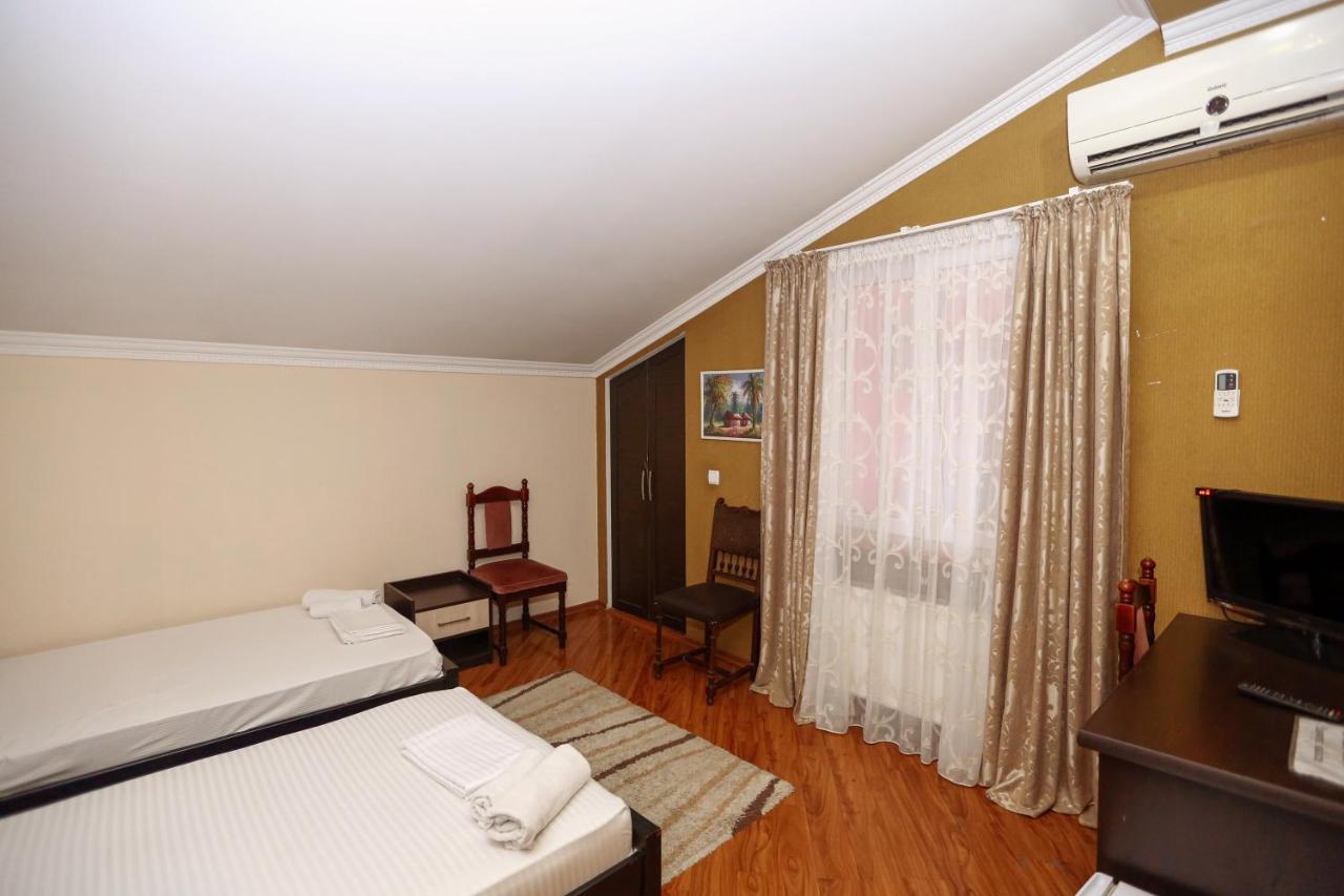 Hotel Isaka Tbiliszi Kültér fotó