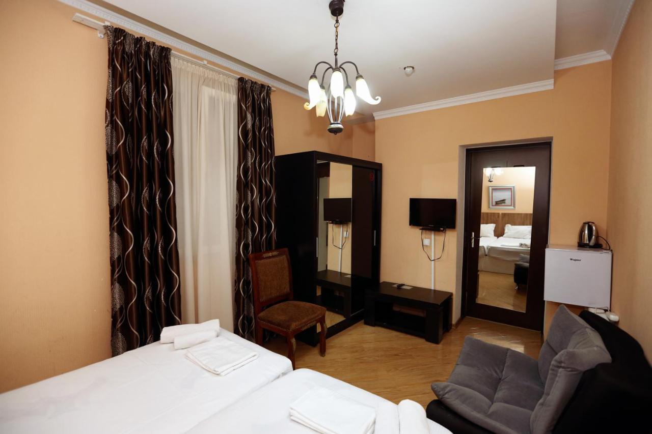 Hotel Isaka Tbiliszi Kültér fotó