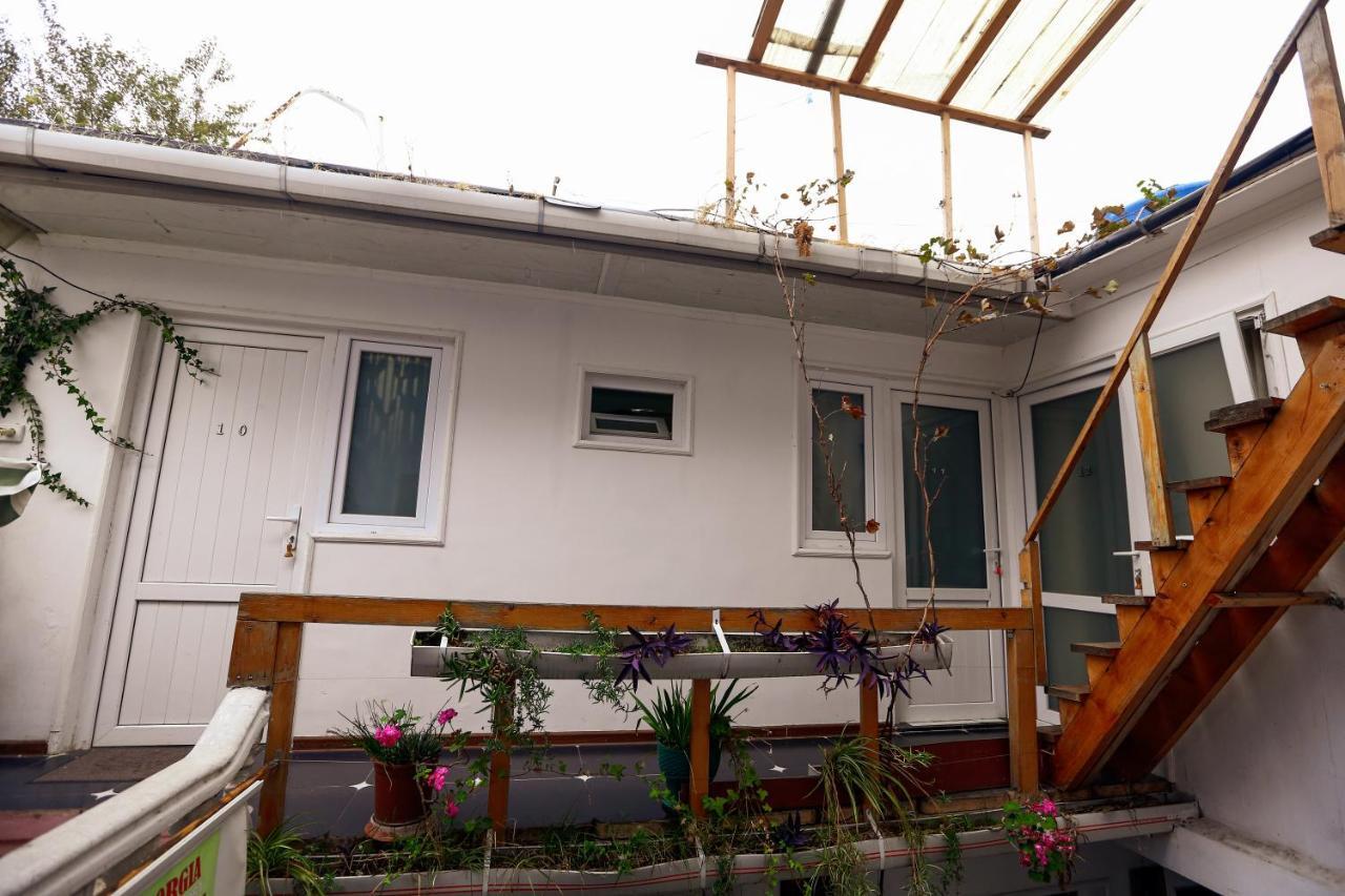 Hotel Isaka Tbiliszi Kültér fotó