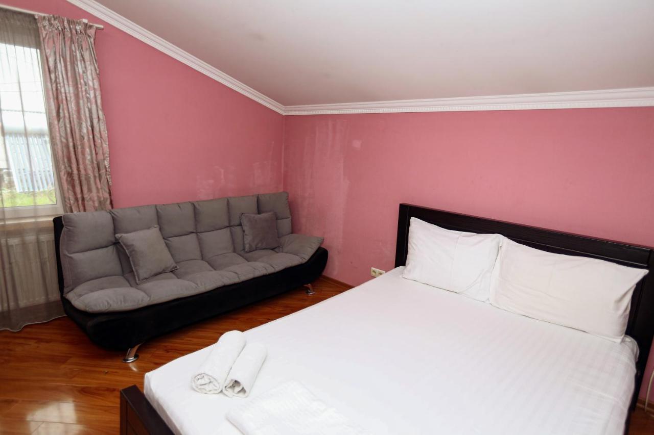 Hotel Isaka Tbiliszi Kültér fotó