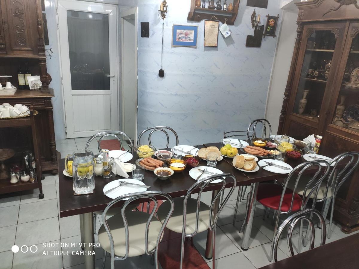 Hotel Isaka Tbiliszi Kültér fotó